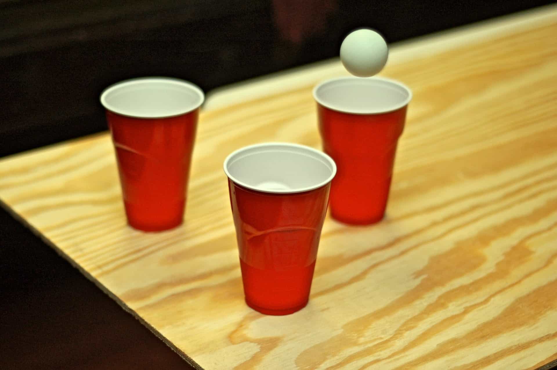 Beer Pong - Fiestas de la Virgen Blanca