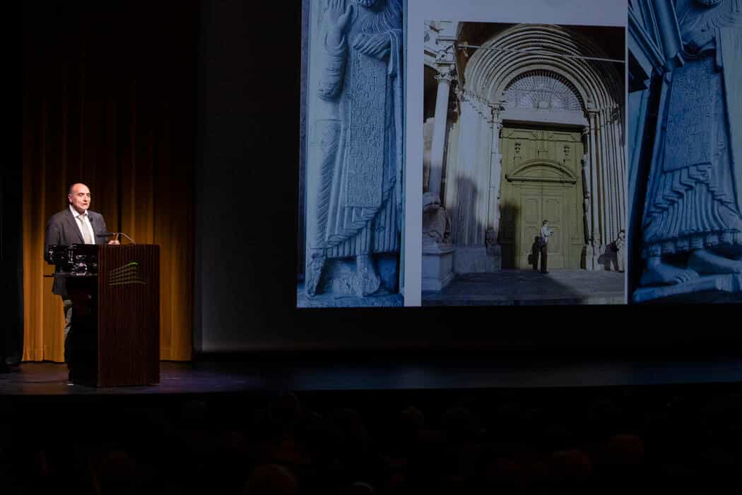 Conferencia: Portais historiados da catedral de Santiago