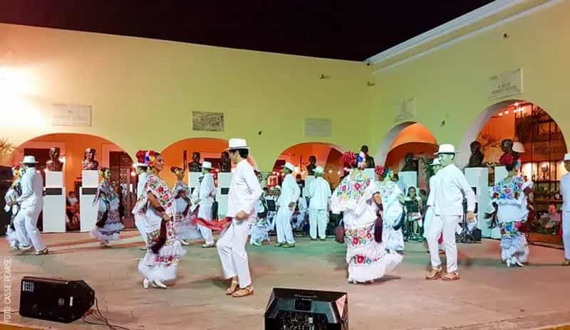 Serenade and Yucatecan Dance