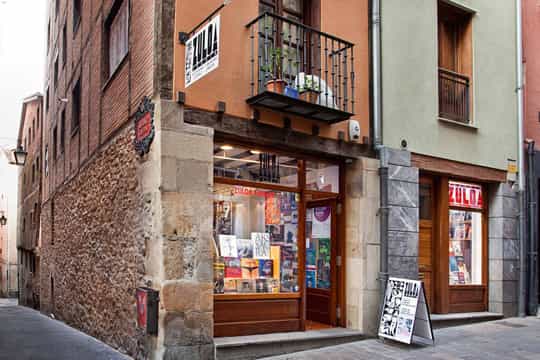 Presentación del libro 'La dictadura de lo joven' de Iñaki Larrimbe