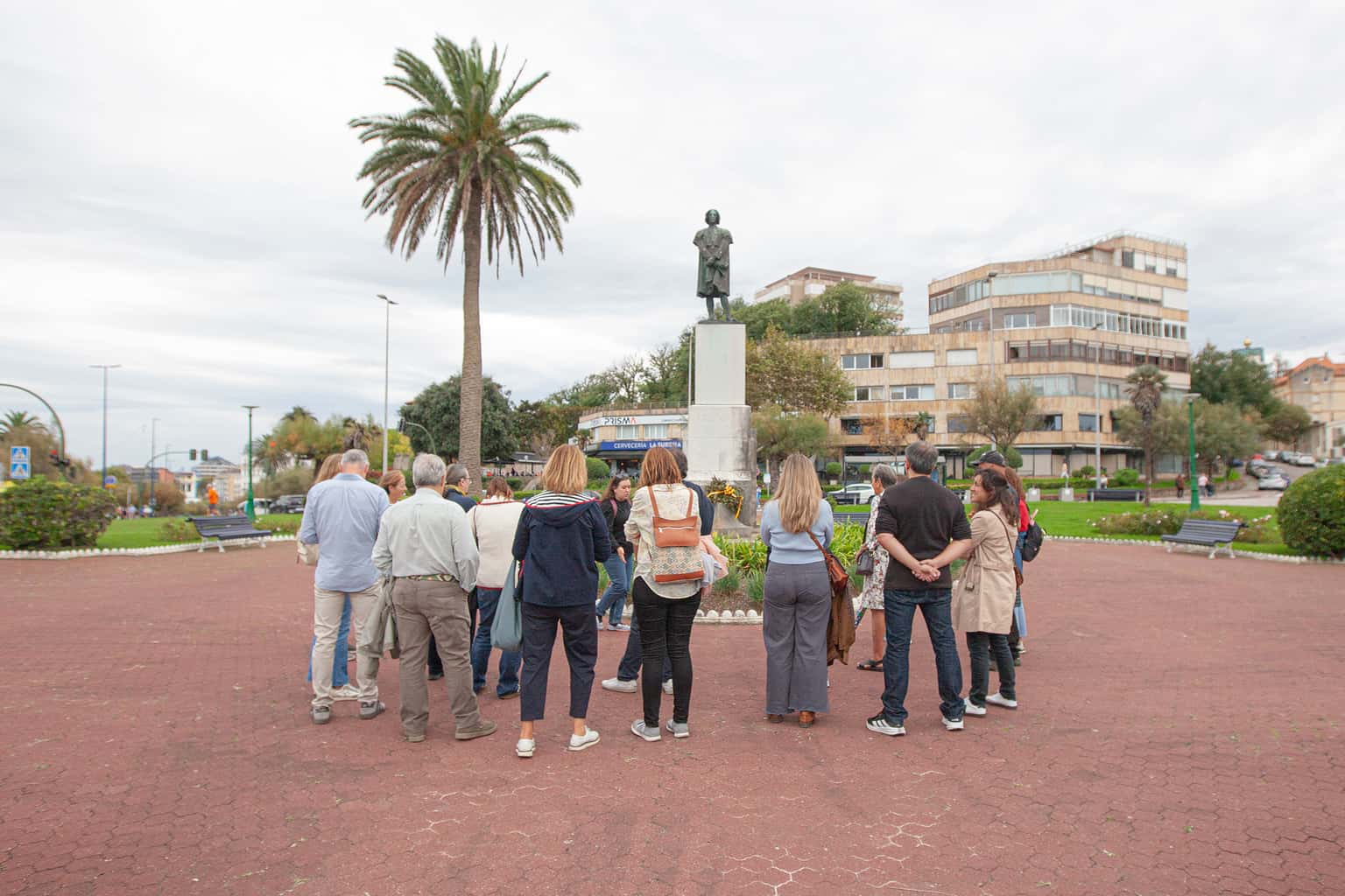 DelasCallesunMUSEO: Mirar dos veces - Paseo con Helena Garay
