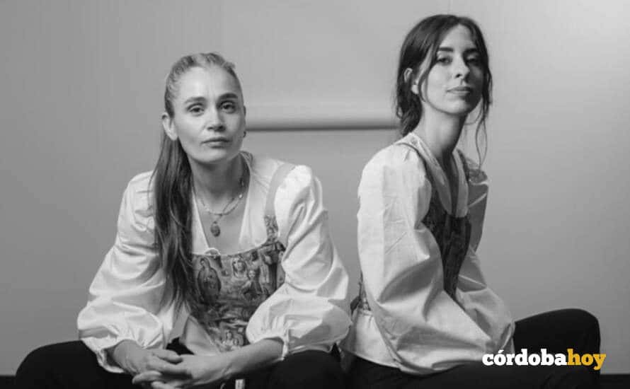 Las hijas de Felipe graban su podcast en vivo