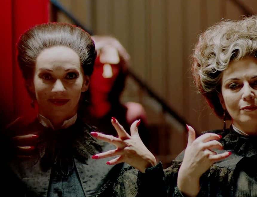 Proyección de 'In Fabric' de Peter Strickland acompañada de una conversación entre Beatriz Serrano y Las Entendidas
