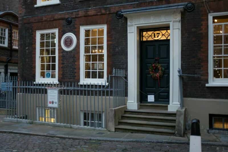 Dr Johnson's House - Christmas Walk & Visit