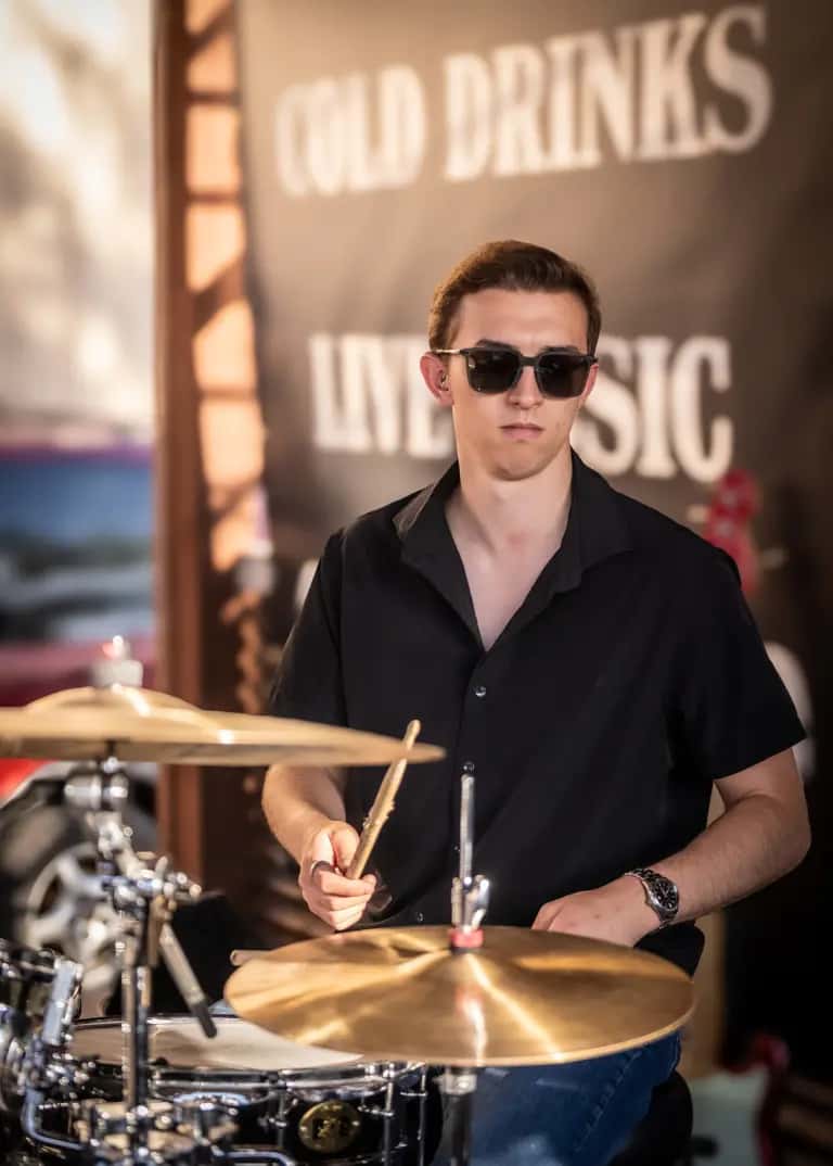 Jam Session: Dillan Yandell