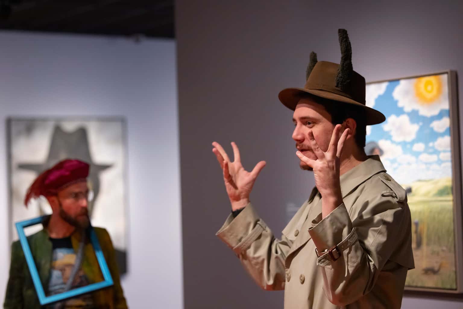 Foxy and Shmoxy: Art Detectives