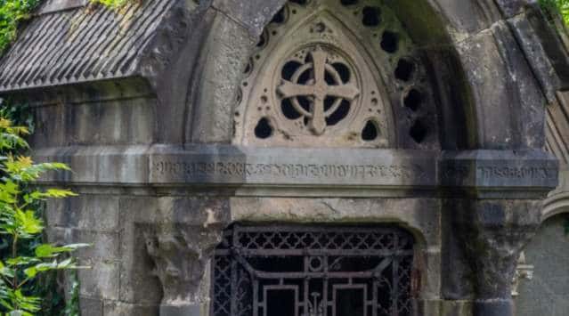 Death, Tragedy & Betrayal: The Darker Side of Clifton Street Cemetery