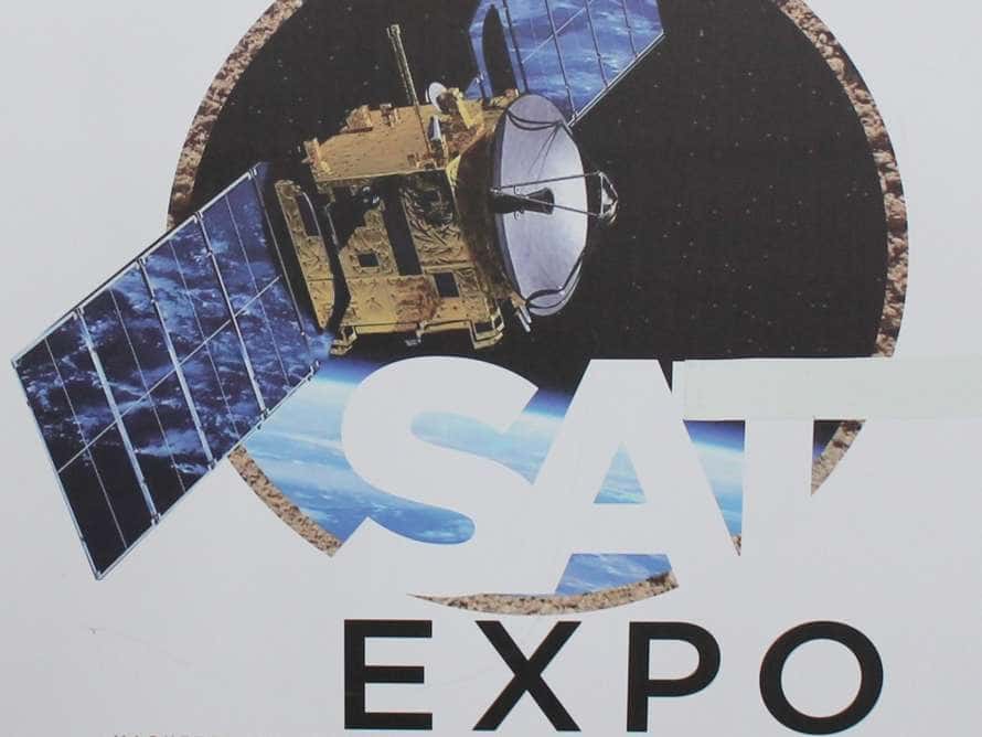 Cohetes y Satélites
