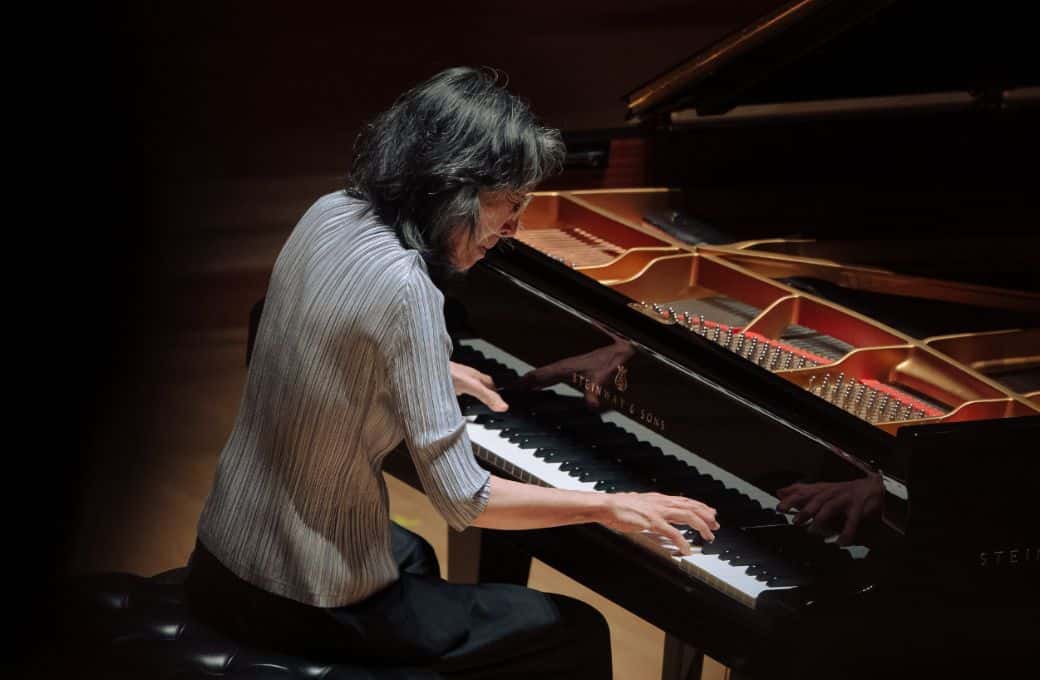 Mitsuko Uchida Plays Beethoven