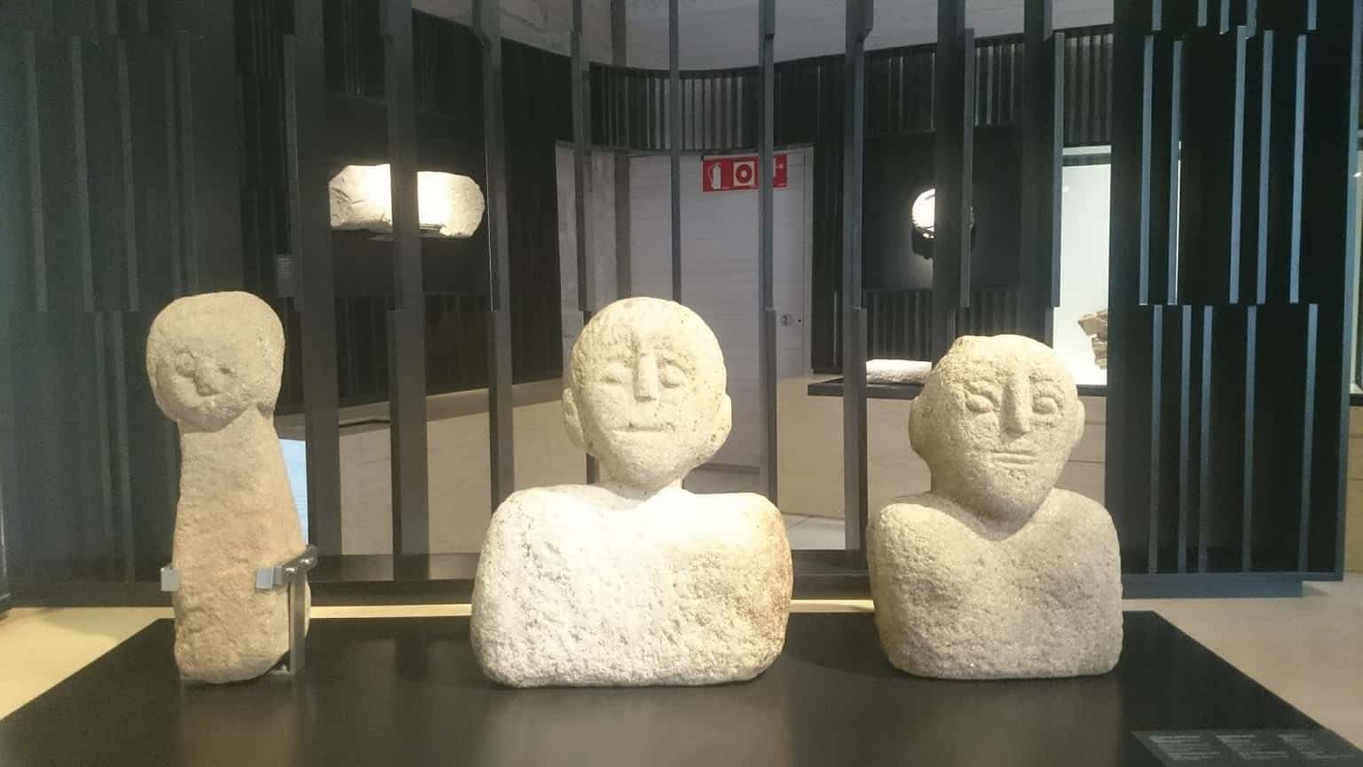 Bifrontes