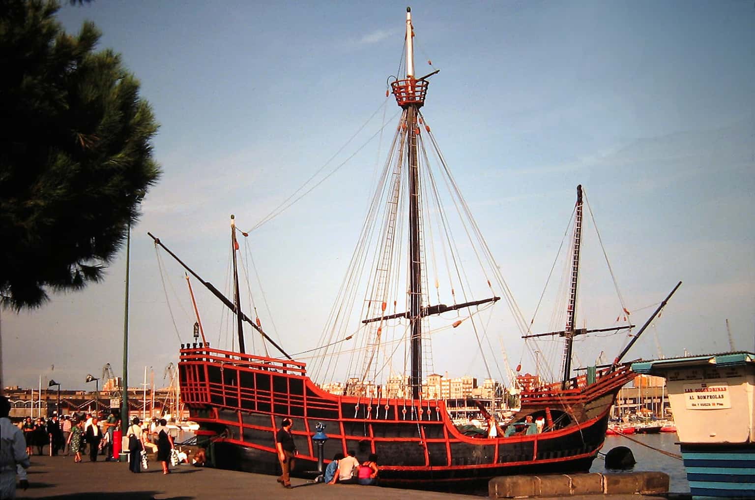 La Nao Santa María en Avilés