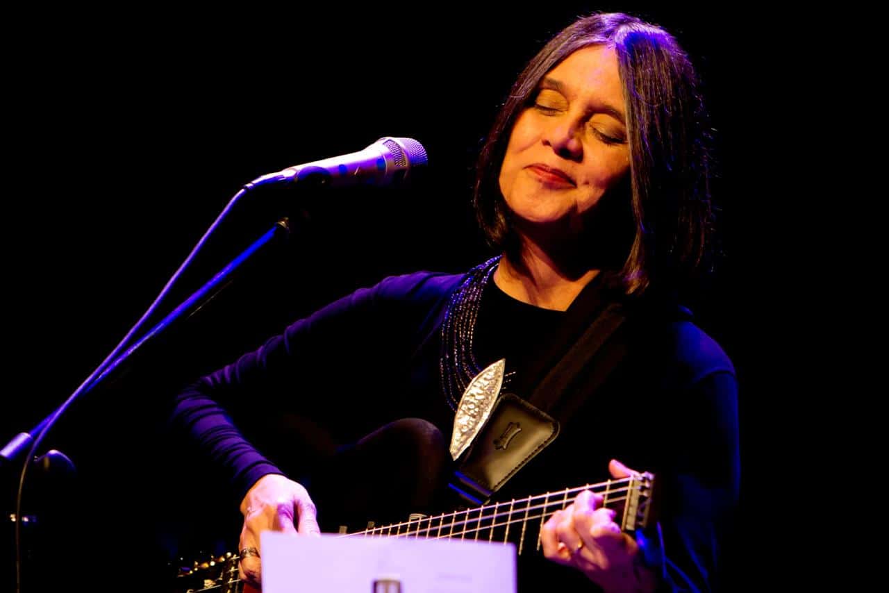 Joyce Moreno (with Baiana, acoustic)