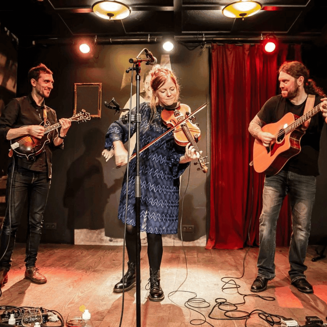 From the Floorboards - Georgia Shackleton with Aaren Bennett
