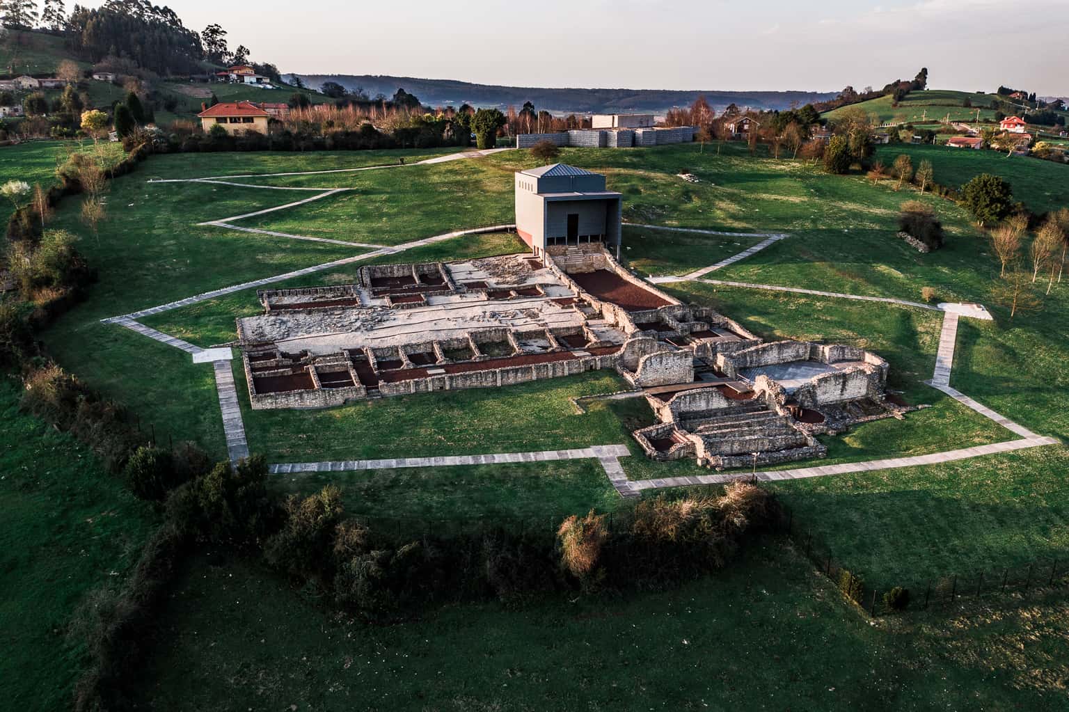 Autobús lanzadera a Veranes y visita guiada al Museo Villa Romana de Veranes