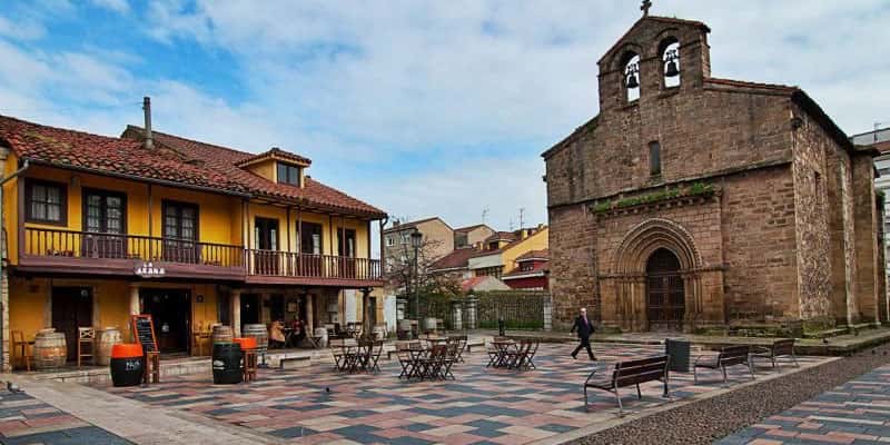 Sabugo: siete nacionalidades en un barrio marinero