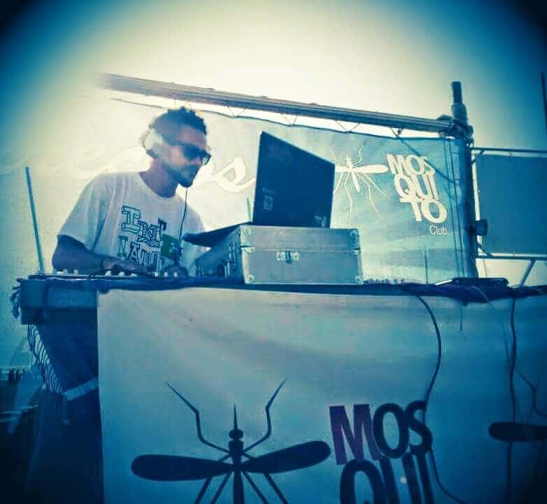 Sesión de DJ Simons en Plaza Porlier