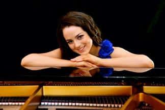 Máire Carroll: Philip Glass Piano Études