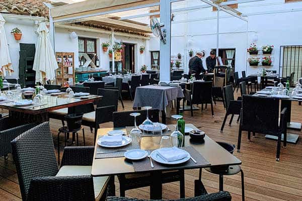 Aguatinta: cocina de mercado en la antigua casa de Alba