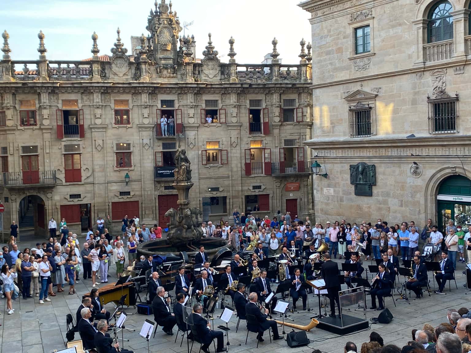 Banda Municipal de Santiago de Compostela · Amigos da Ópera