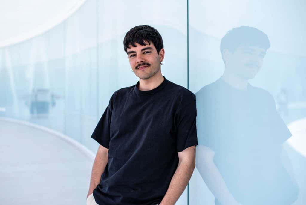 Proyección de 'Os espazos en branco' de Bruno Arias