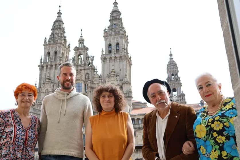 Os Pelúdez no Cemiterio San Froilán