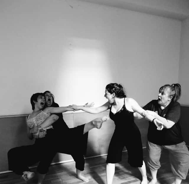 Taller de teatro para adultos: Mañanas de drama y barrio