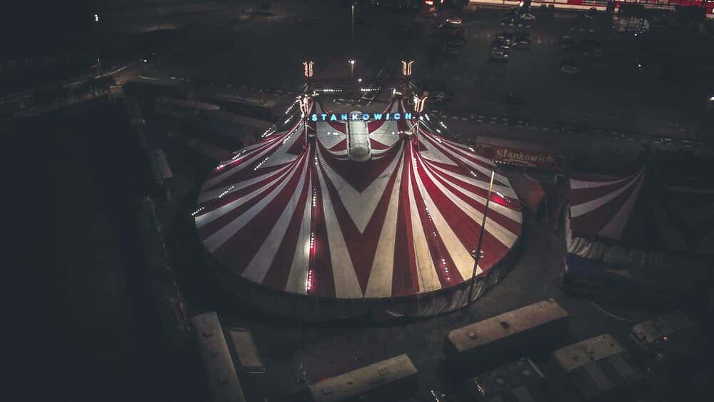 Espectáculo itinerante 'Circo Krasnobarak' de Troula
