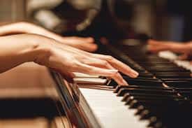 Actuación del compositor y pianista santanderino David Díaz de la Espina