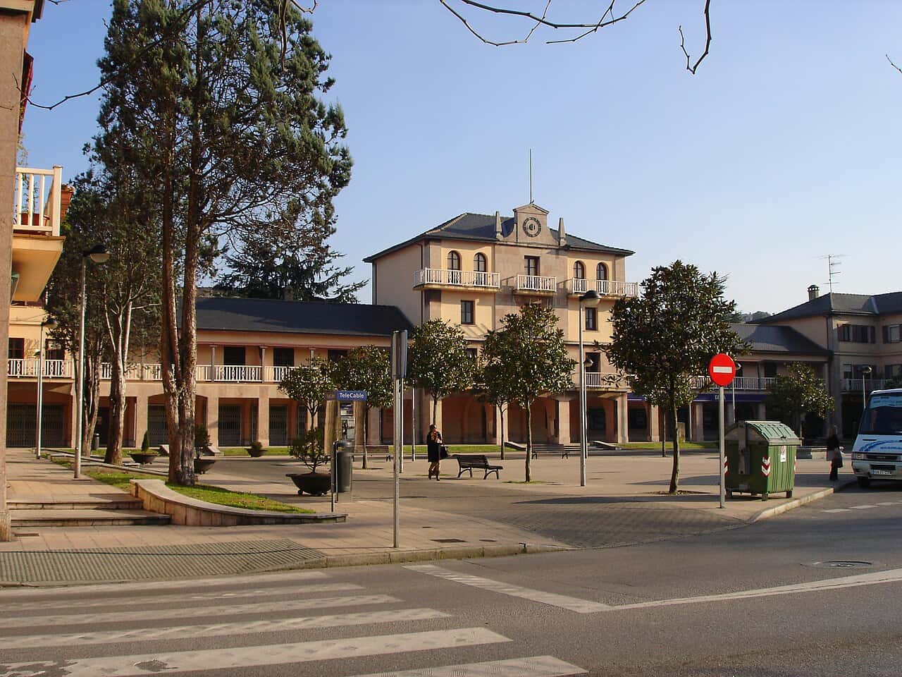 Plaza Mayor de Llaranes