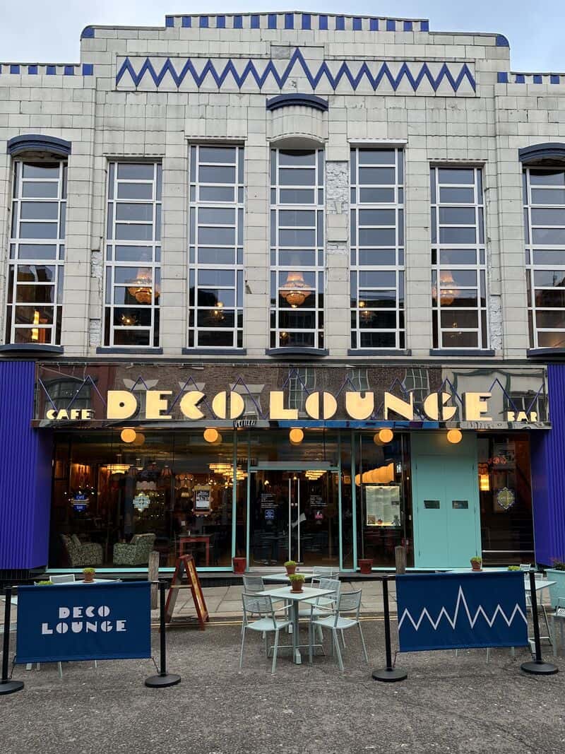 Deco Lounge