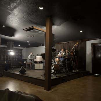 Chewy's Lounge
