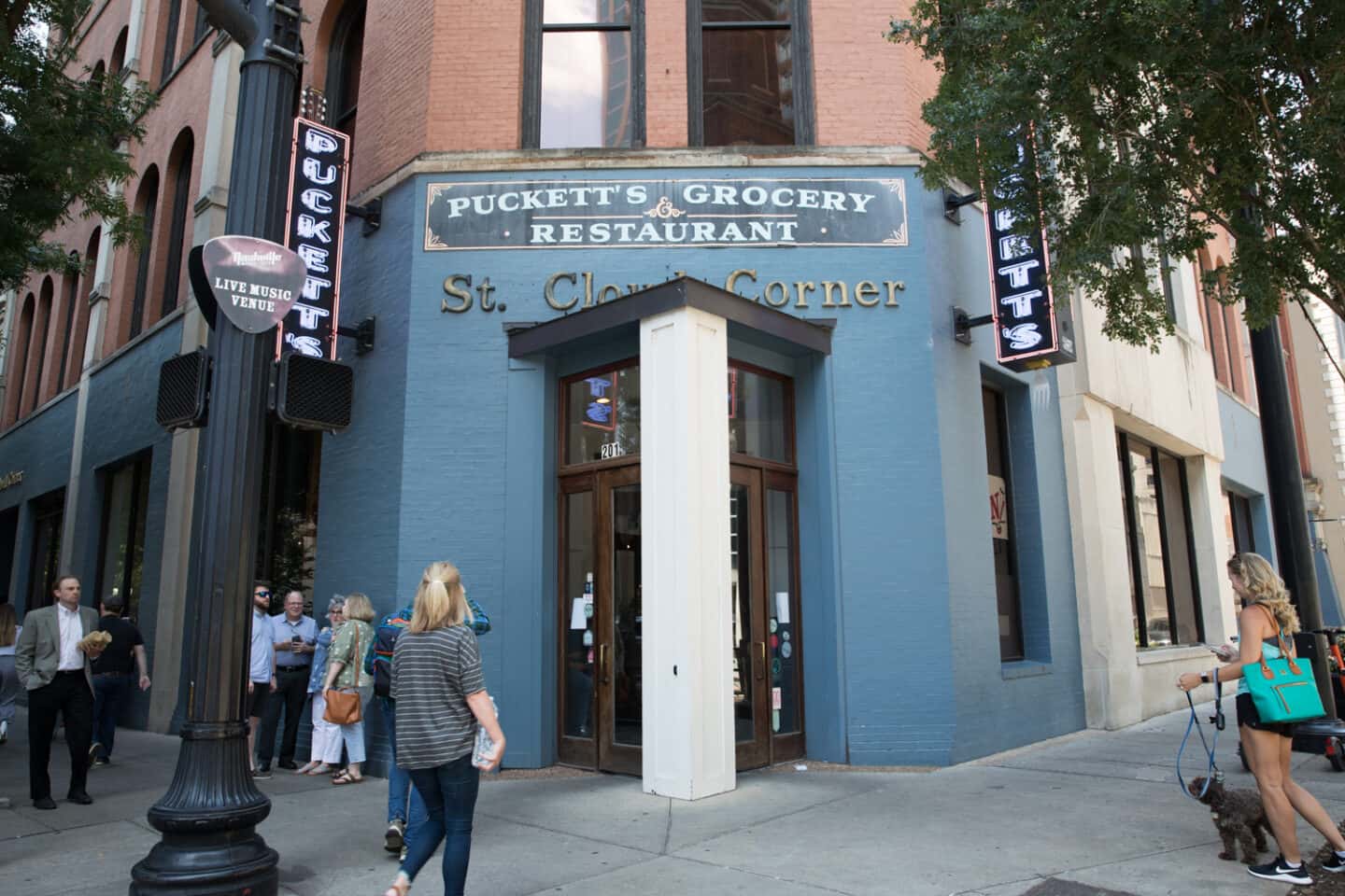 Puckett's Groceries and Restaurant