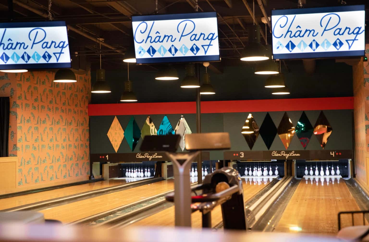 Châm Pang Lanes