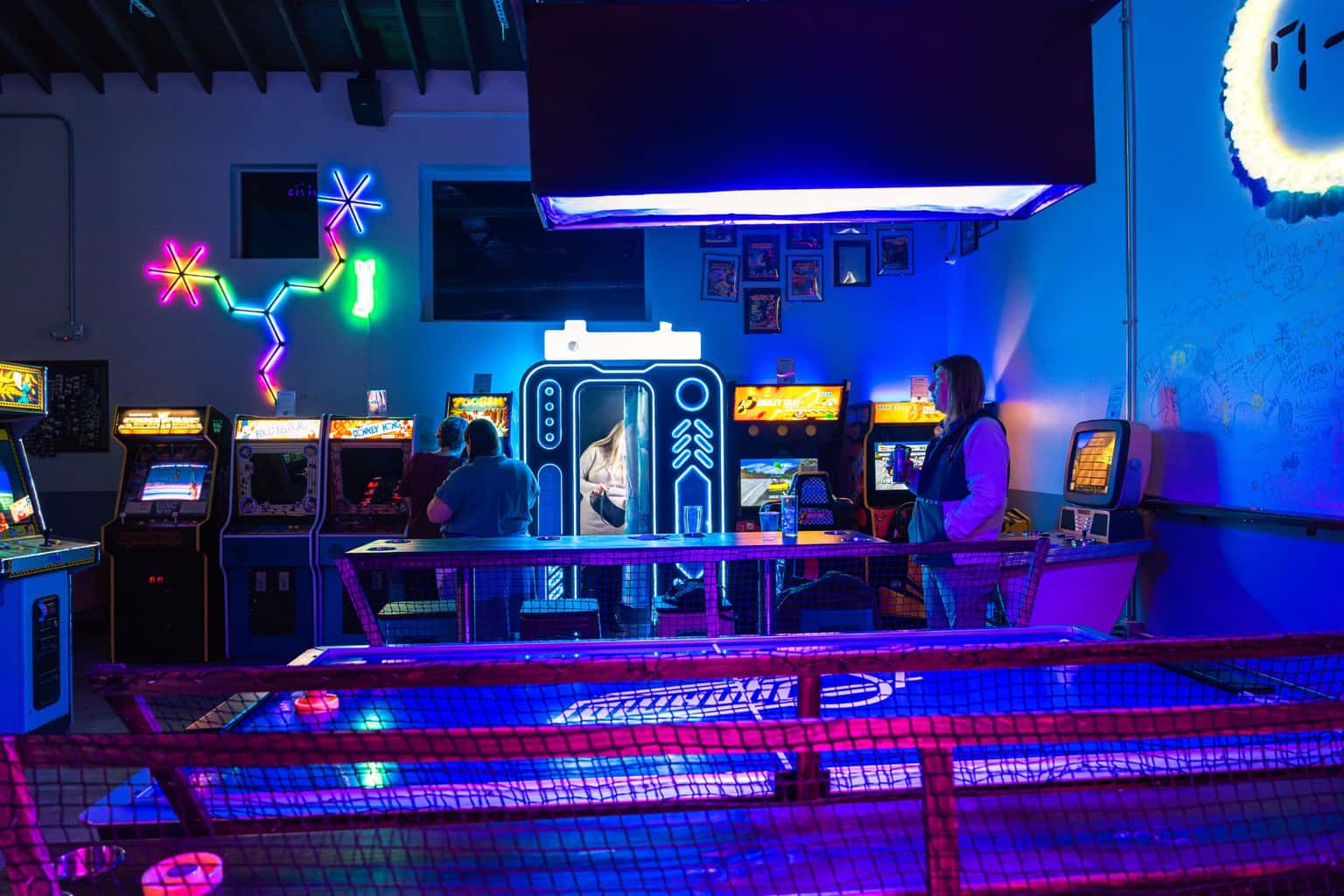 Super Rad Retro Lounge - Arcade Bar