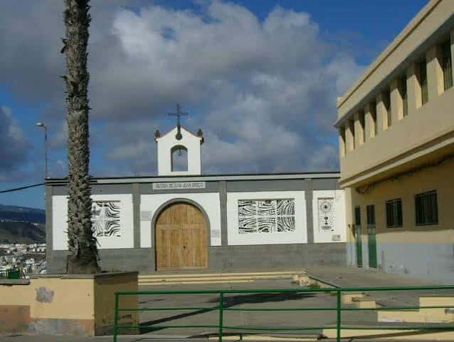 Fachada de la Parroquia de San Juan Bosco en Los Giles, Las Palmas