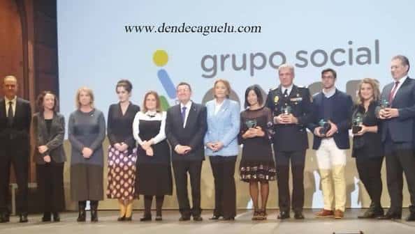 Gala de Premios Solidarios de la ONCE en Asturias con asistentes recibiendo reconocimientos