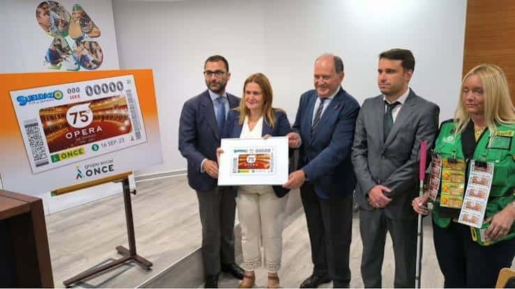 Presentación del cupón especial por el 75 aniversario de la Ópera de Oviedo
