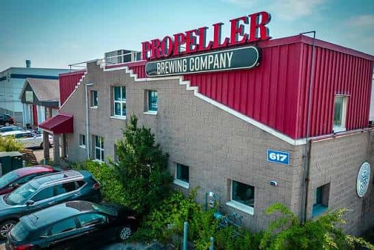 Fachada principal del edificio de Propeller Brewing Company