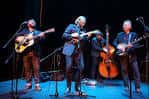 Concierto en vivo en el escenario del Stage Door Theater