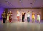 Presentación de danza en el escenario del Light Box Theater