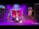 Montaje escénico de 'Ride The Cyclone' en el teatro con iluminación dramática
