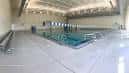 Piscina interior del gimnasio escolar