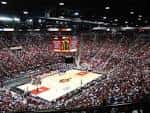 Interior del Viejas Arena durante un partido de baloncesto con gradas llenas