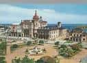 Plaza de España en Cantón, Lugo: vista panorámica del edificio histórico y plaza