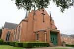 Fachada exterior de ladrillo de Kessler Park United Methodist Church