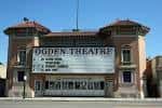 Fachada exterior del Ogden Theatre con letrero de cartelera