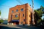 Fachada exterior del Mission Theater en Portland