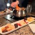 Detalle de fondue servido en el restaurante The Melting Pot