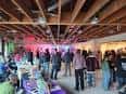 Interior del local The Off Beat con público asistiendo a un evento