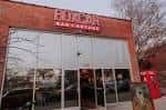 Fachada exterior del Boxcar Bar + Arcade en Raleigh